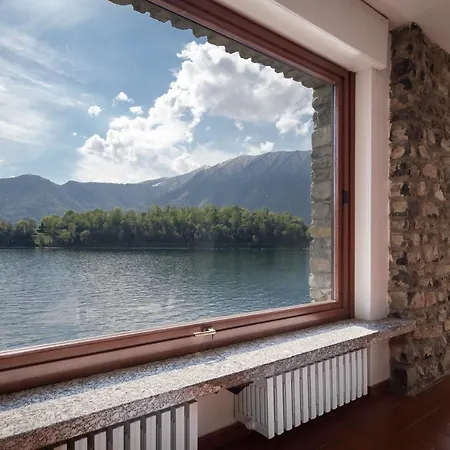 Anna Enchanting View On Isola Comacina Ossuccio