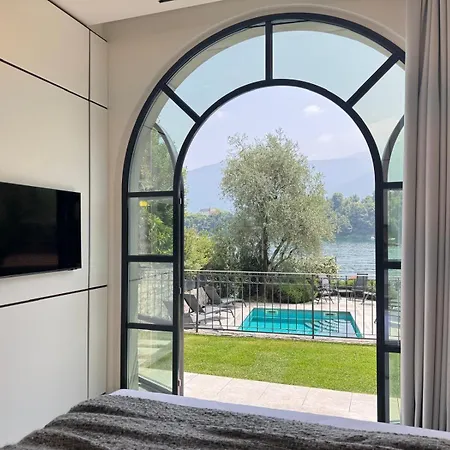 Anna Enchanting View On Isola Comacina * Ossuccio