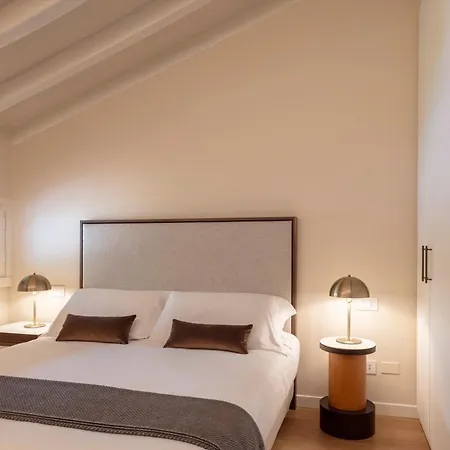 Anna Enchanting View On Isola Comacina Ossuccio