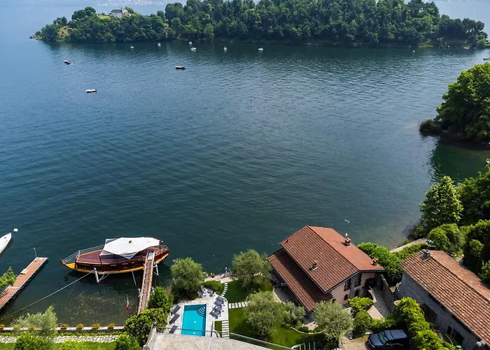 Anna Enchanting View On Isola Comacina Villa