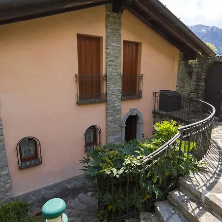 Anna Enchanting View On Isola Comacina Villa