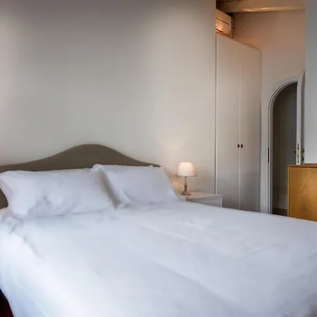 Anna Enchanting View On Isola Comacina Ossuccio