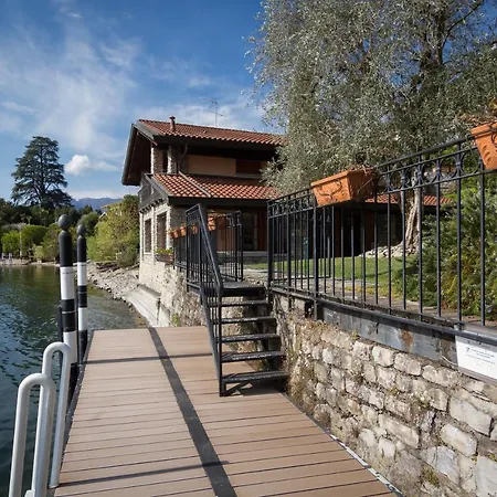 Anna Enchanting View On Isola Comacina Villa *