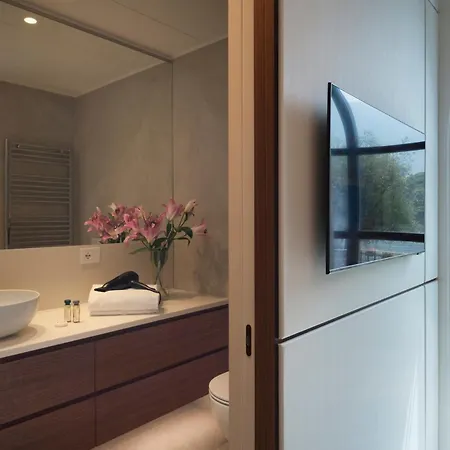 Anna Enchanting View On Isola Comacina *