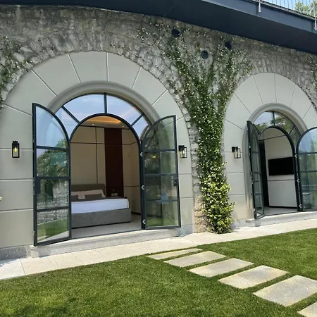 Anna Enchanting View On Isola Comacina Ossuccio