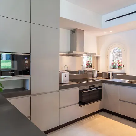 Anna Enchanting View On Isola Comacina * Ossuccio