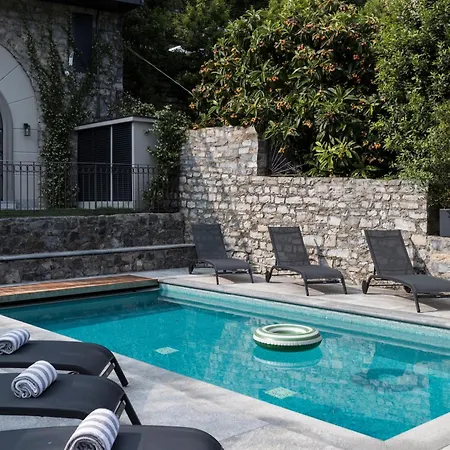 Anna Enchanting View On Isola Comacina Villa *