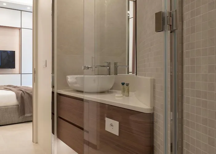 Anna Enchanting View On Isola Comacina Ossuccio