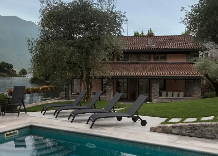 Anna Enchanting View On Isola Comacina Villa *