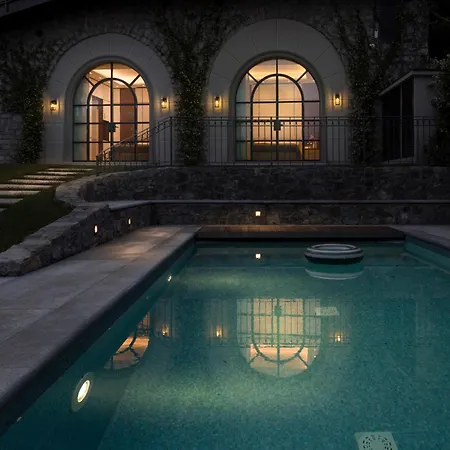 Anna Enchanting View On Isola Comacina Villa