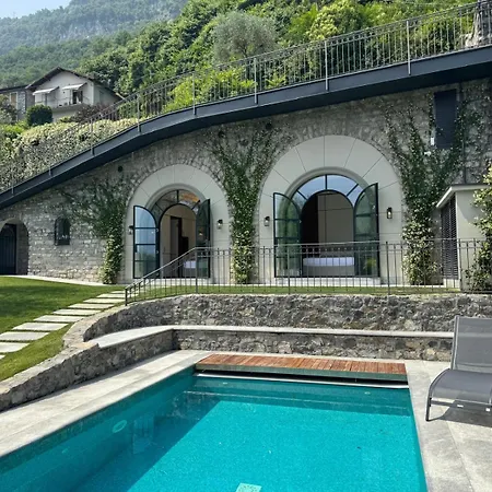 Anna Enchanting View On Isola Comacina Ossuccio