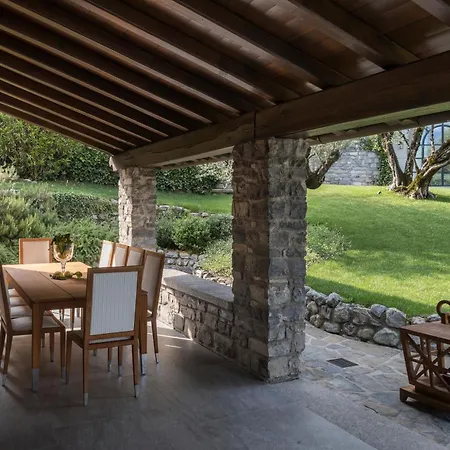 Anna Enchanting View On Isola Comacina Villa Ossuccio